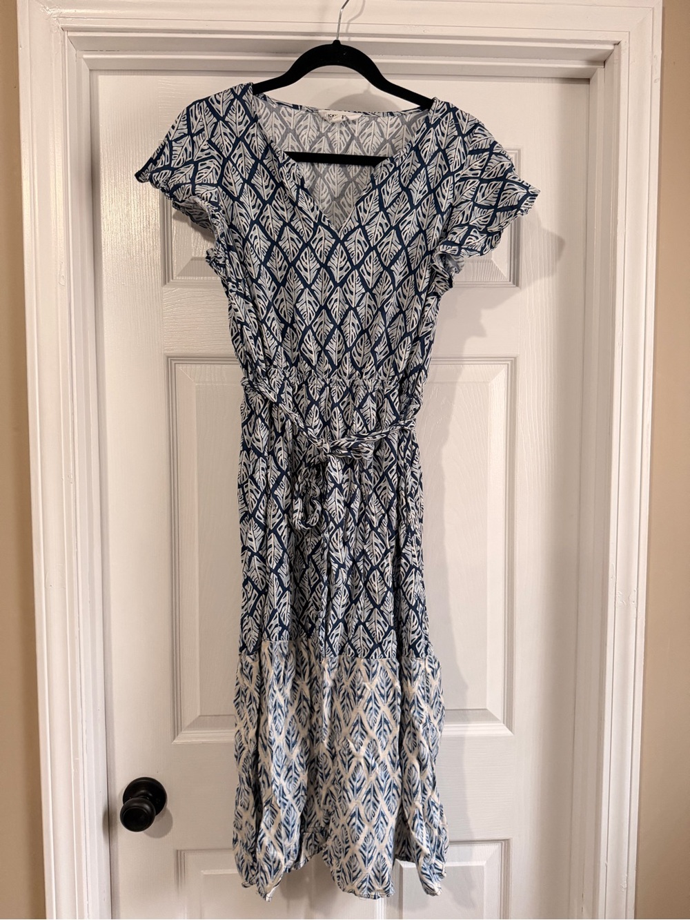 Lucky Brand Blue and White Printed V-Neck Midi Dress
